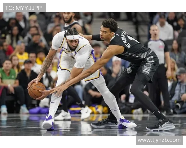 德阿隆福克斯带领国王重返季后赛的辉煌之路 德阿隆福克斯带领国王重返季后赛的辉煌之路